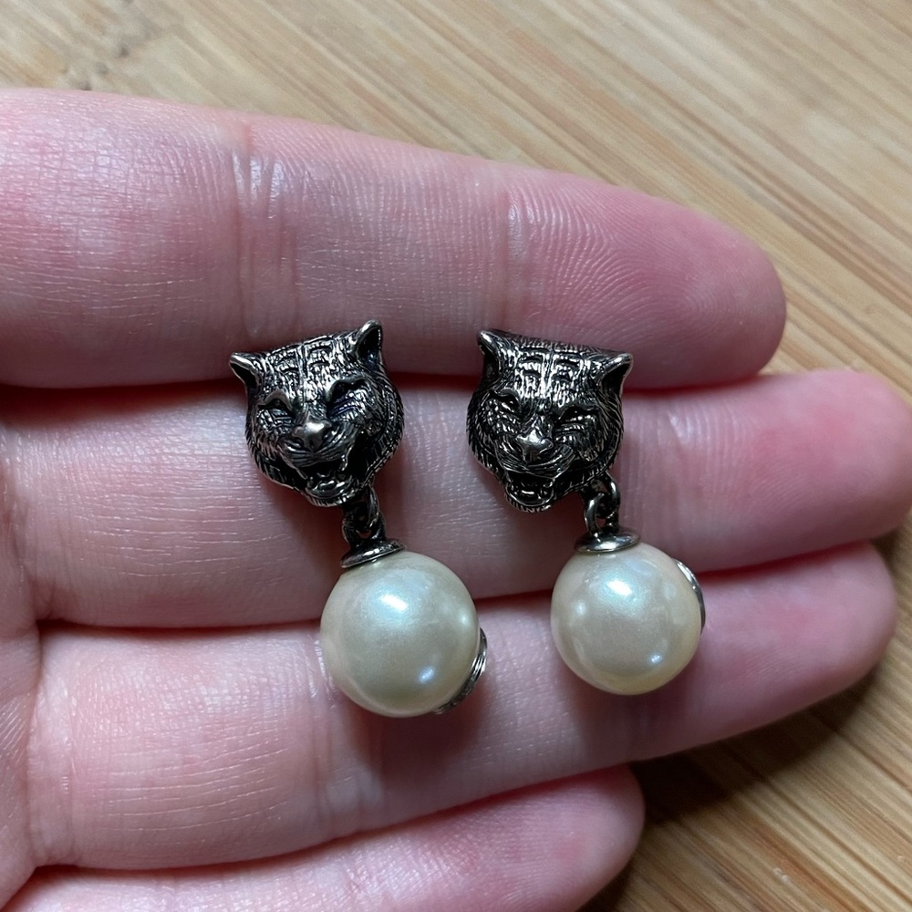 Silver Tiger Pearl Gucci Cufflinks
